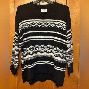 Old Navy Sweater in Black and White Stripes